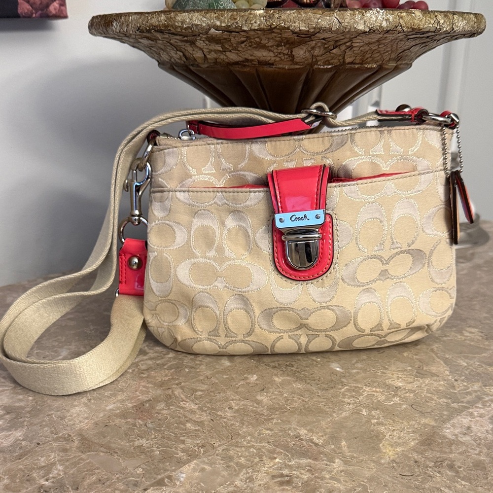 Coach Signature Swingpack Crossbody/ Shoulder Bag with Pink Patent Trim